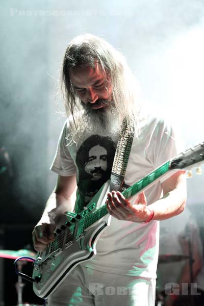 MOON DUO - 2013-07-19 - PARIS - CentQuatre - 